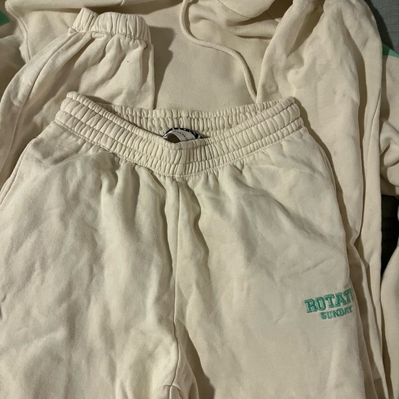 Rotate Sunday Sweat Set - Picture 2 of 8